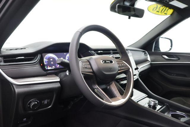 2026 Jeep Grand Cherokee GRAND CHEROKEE L LAREDO ALTITUDE 4X4