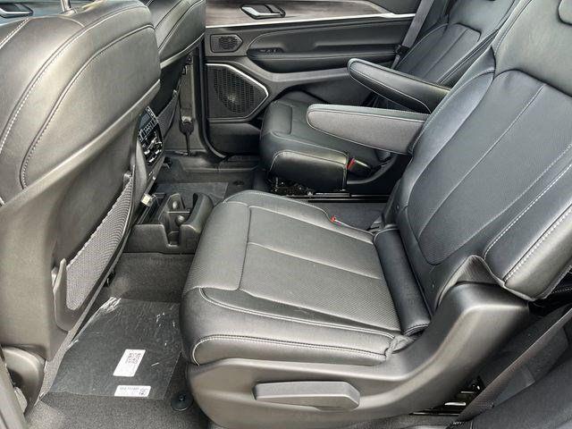 2026 Jeep Grand Cherokee Limited 4x2