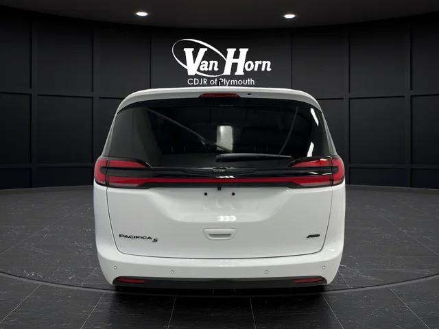 2026 Chrysler Pacifica Select AWD