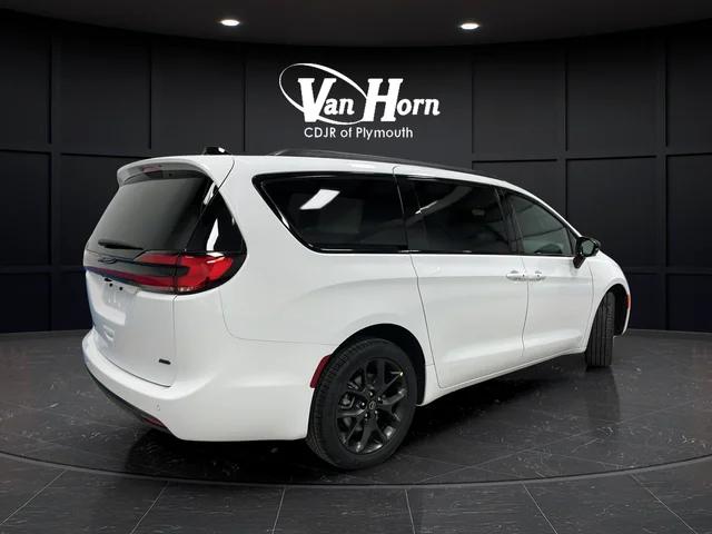 2026 Chrysler Pacifica Select AWD