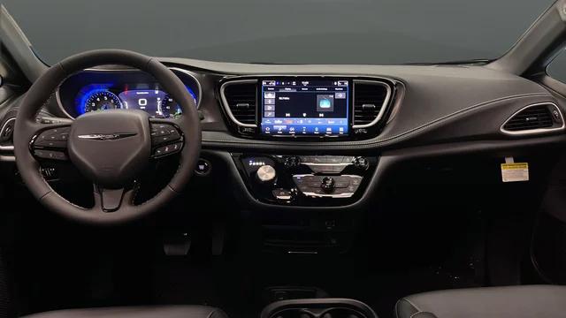 2026 Chrysler Pacifica Select AWD