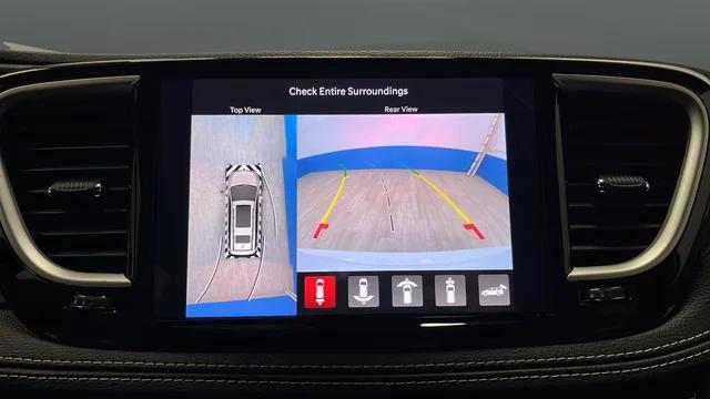 2026 Chrysler Pacifica Select AWD