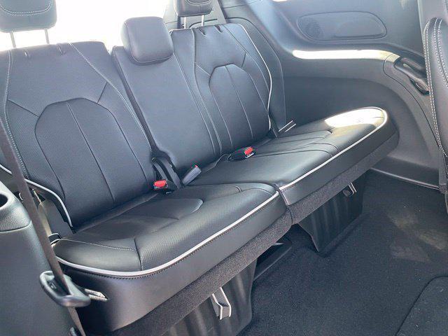 2026 Chrysler Pacifica Limited AWD