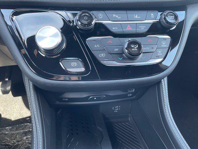 2026 Chrysler Pacifica Limited AWD