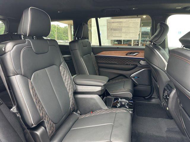 2026 Jeep Grand Cherokee Summit 4x4