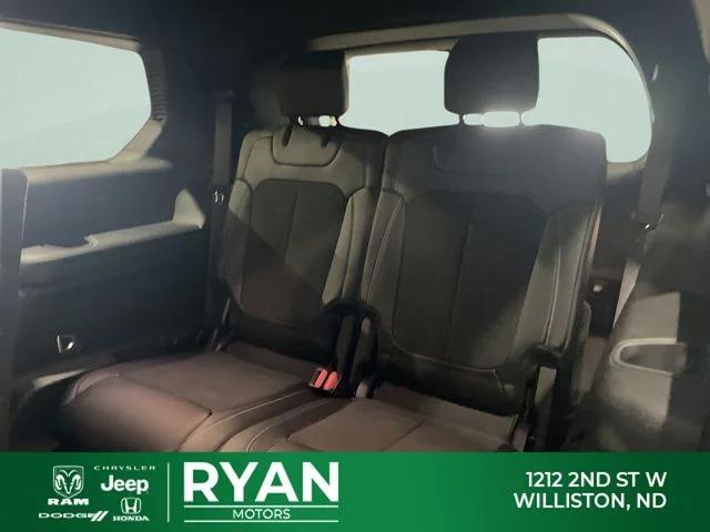 2026 Jeep Grand Cherokee Altitude 4x4