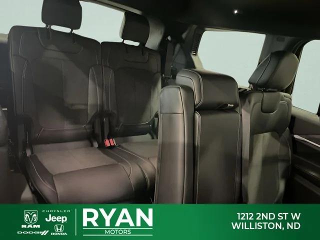 2026 Jeep Grand Cherokee Altitude 4x4