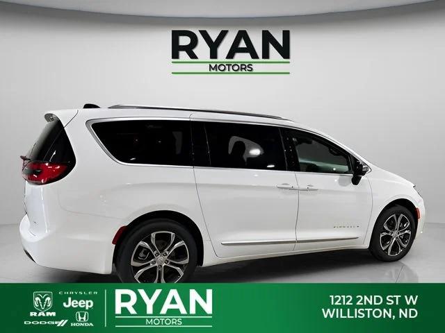 2026 Chrysler Pacifica Pinnacle AWD