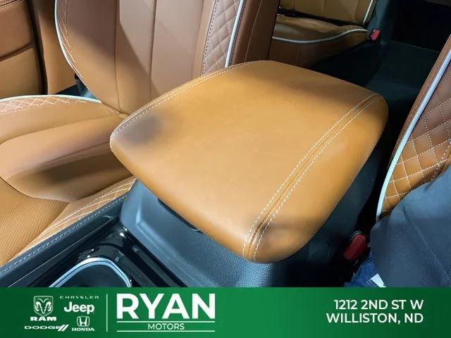 2026 Chrysler Pacifica Pinnacle AWD
