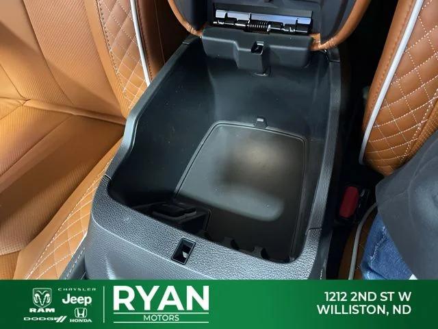 2026 Chrysler Pacifica Pinnacle AWD
