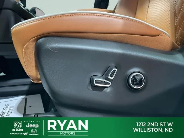 2026 Chrysler Pacifica Pinnacle AWD