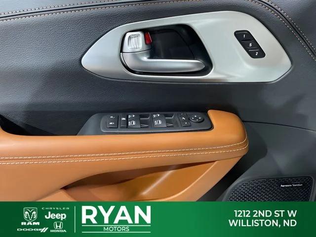 2026 Chrysler Pacifica Pinnacle AWD