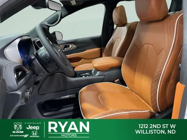 2026 Chrysler Pacifica Pinnacle AWD
