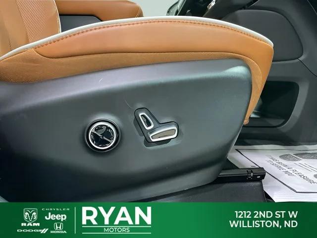 2026 Chrysler Pacifica Pinnacle AWD