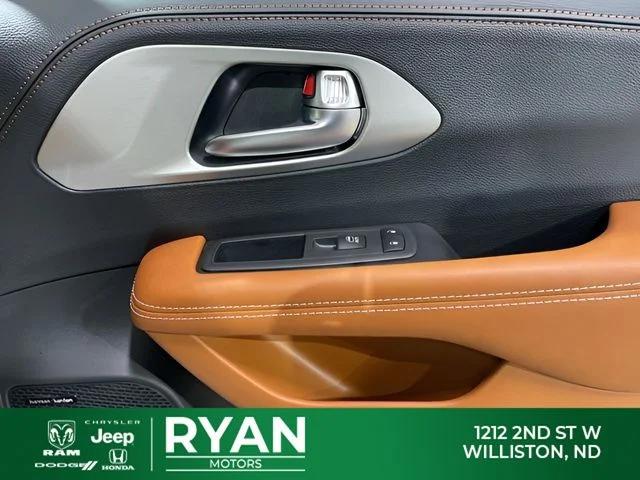 2026 Chrysler Pacifica Pinnacle AWD