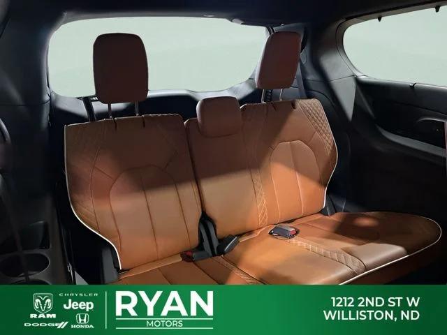 2026 Chrysler Pacifica Pinnacle AWD