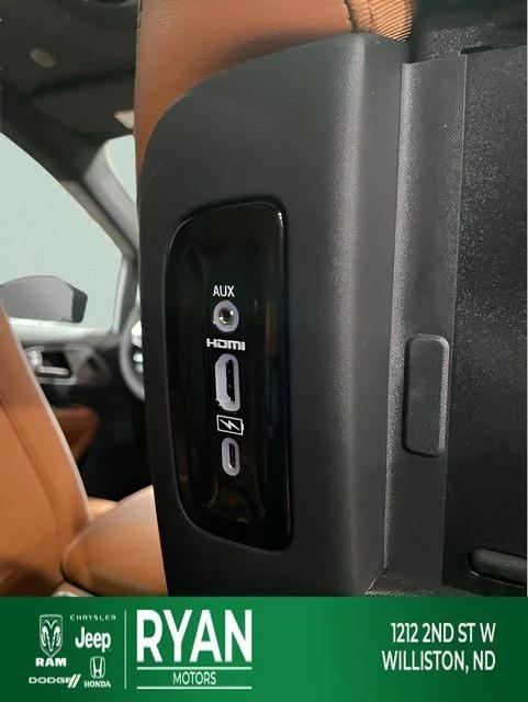 2026 Chrysler Pacifica Pinnacle AWD