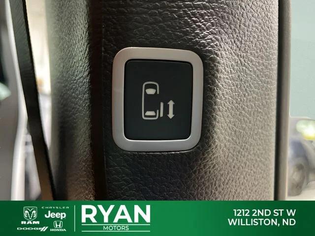 2026 Chrysler Pacifica Pinnacle AWD