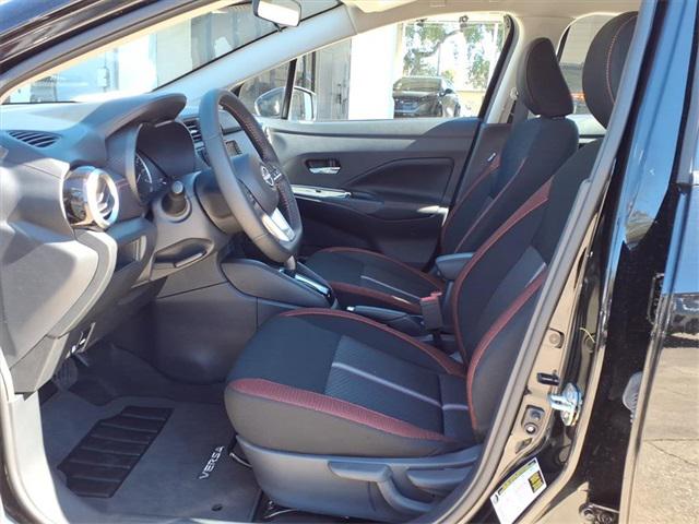 2025 Nissan Versa 1.6 SR