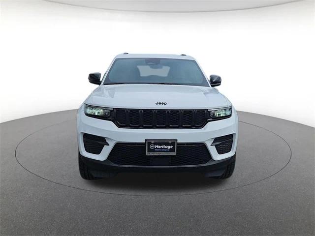 2023 Jeep Grand Cherokee Altitude 4x4 2023 Jeep Grand Cherokee Altitude 4x4