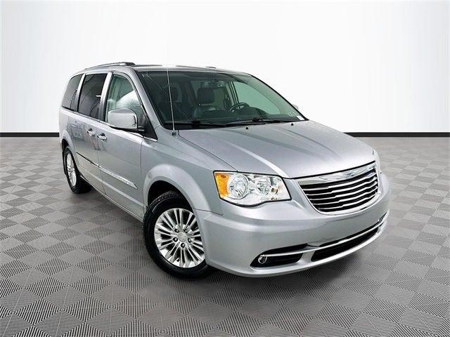 2015 Chrysler Town and Country Touring-L