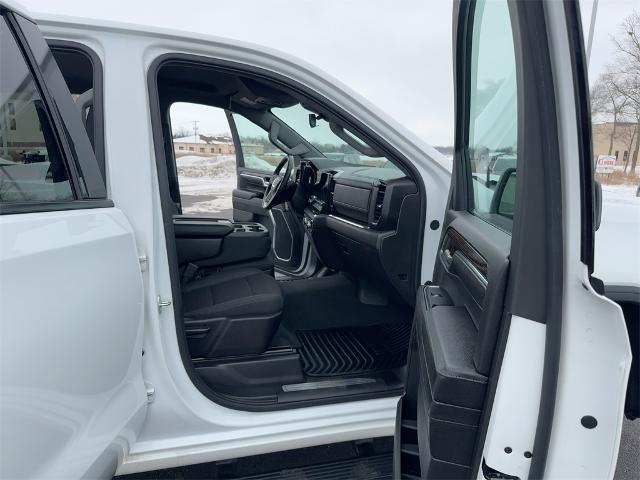 2024 GMC Sierra 1500 4WD Crew Cab Short Box Elevation with 3VL
