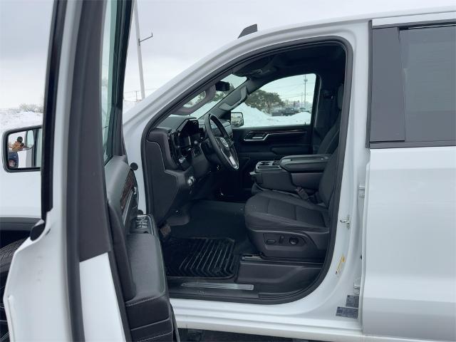 2024 GMC Sierra 1500 4WD Crew Cab Short Box Elevation with 3VL