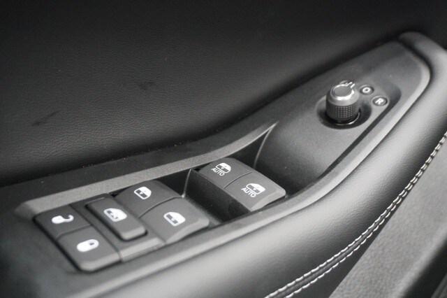 2026 Jeep Grand Cherokee Altitude 4x2