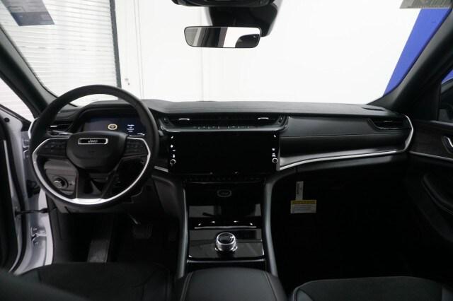 2026 Jeep Grand Cherokee Altitude 4x2