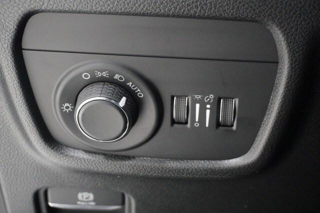 2026 Jeep Grand Cherokee Altitude 4x2
