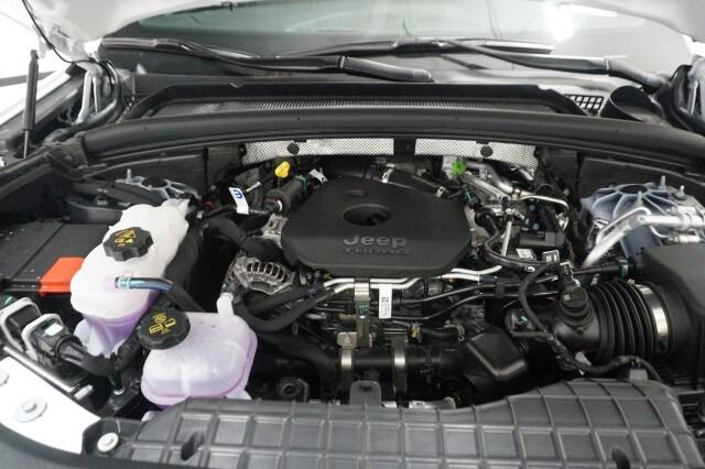 2026 Jeep Grand Cherokee Altitude 4x2