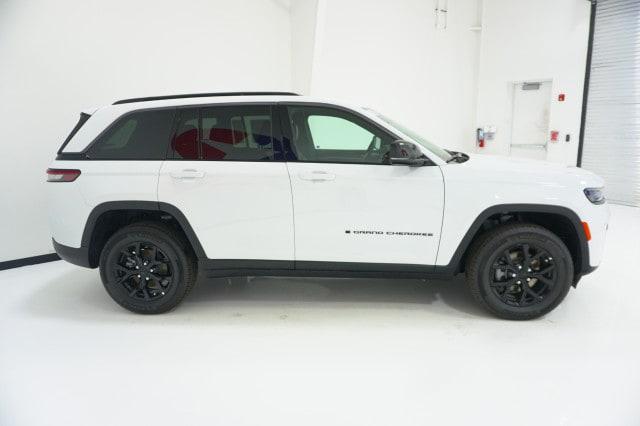 2026 Jeep Grand Cherokee Altitude 4x2