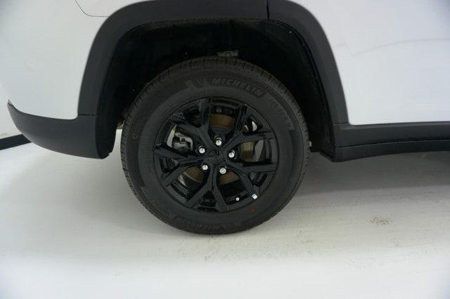 2026 Jeep Grand Cherokee Altitude 4x2