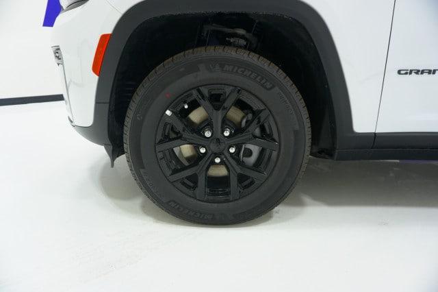 2026 Jeep Grand Cherokee Altitude 4x2