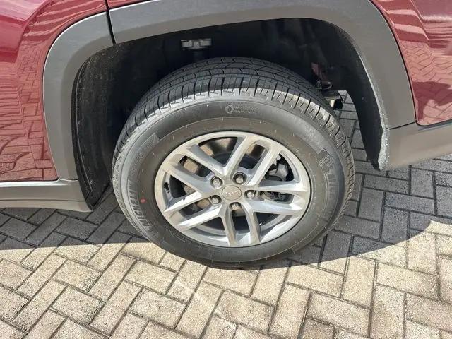 2026 Jeep Grand Cherokee L Laredo 4x2
