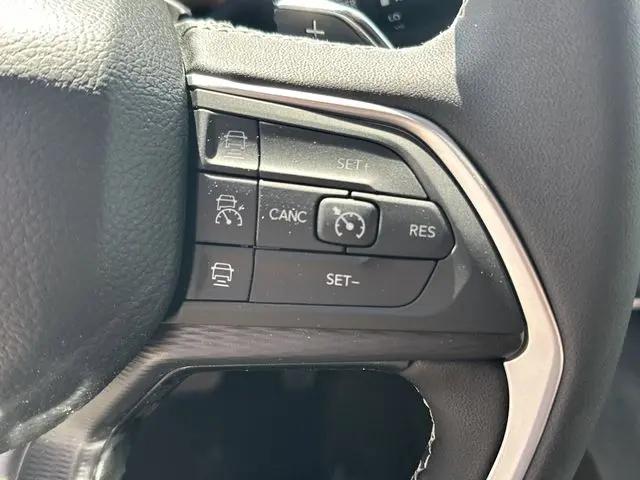 2026 Jeep Grand Cherokee L Laredo 4x2