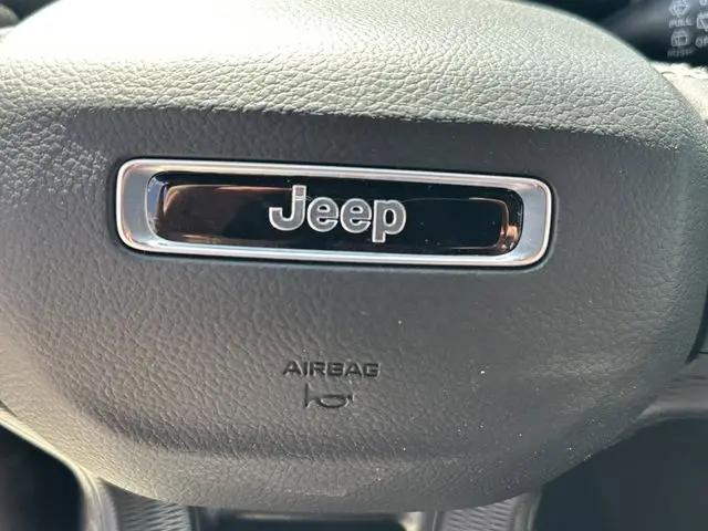 2026 Jeep Grand Cherokee L Laredo 4x2