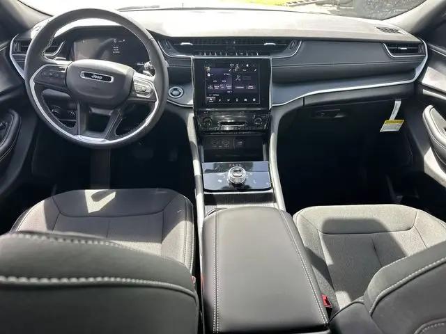 2026 Jeep Grand Cherokee L Laredo 4x2