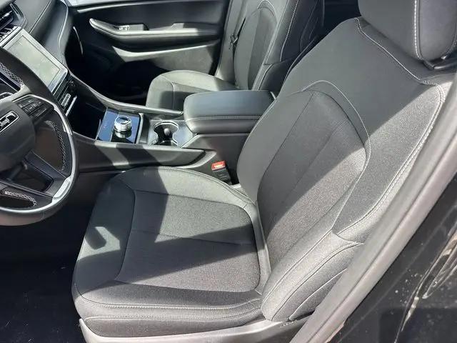 2026 Jeep Grand Cherokee L Laredo 4x2