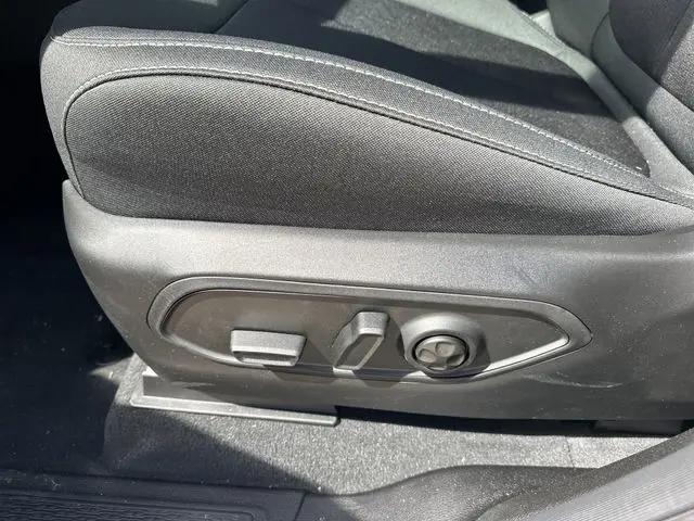 2026 Jeep Grand Cherokee L Laredo 4x2