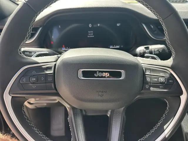 2026 Jeep Grand Cherokee L Laredo 4x2