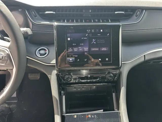 2026 Jeep Grand Cherokee L Laredo 4x2