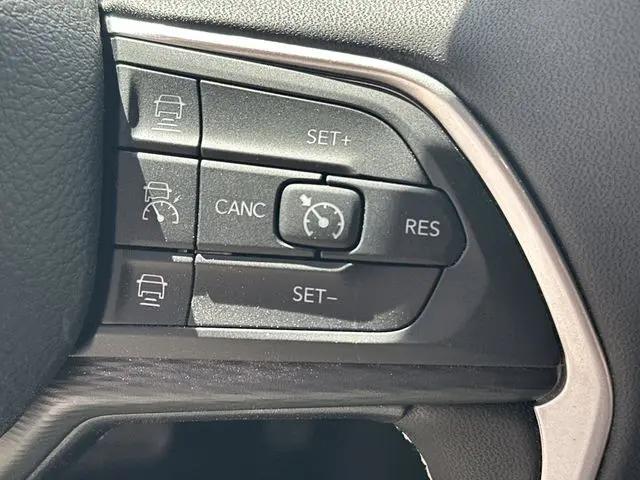 2026 Jeep Grand Cherokee L Laredo 4x2