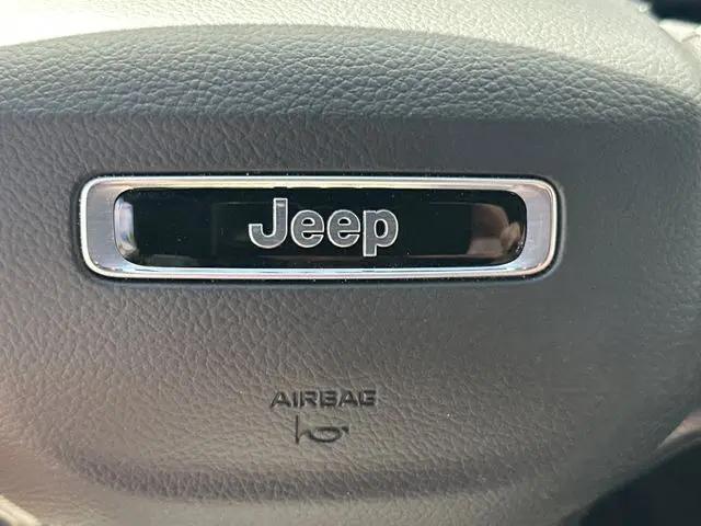 2026 Jeep Grand Cherokee L Laredo 4x2
