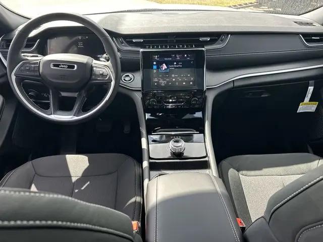 2026 Jeep Grand Cherokee L Altitude 4x2
