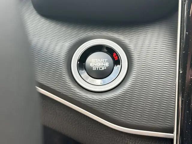 2026 Jeep Grand Cherokee L Altitude 4x2
