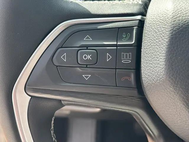 2026 Jeep Grand Cherokee L Altitude 4x2