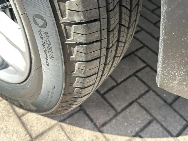 2026 Jeep Grand Cherokee L Laredo 4x2
