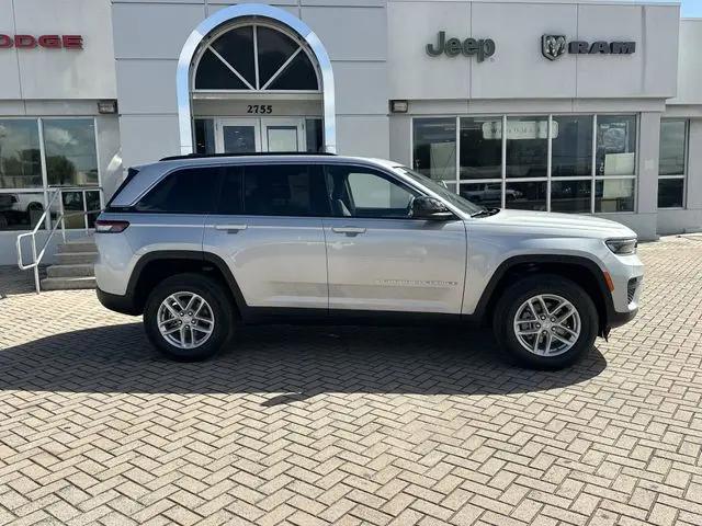 2026 Jeep Grand Cherokee Altitude 4x2