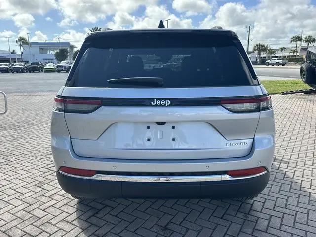 2026 Jeep Grand Cherokee Altitude 4x2